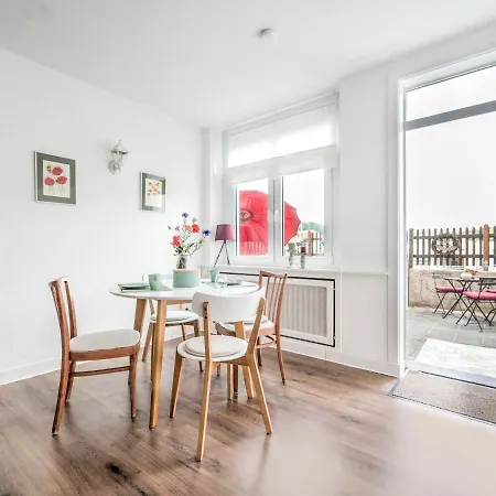 Elegant In With Patio Near Town Centre Apartament Daun