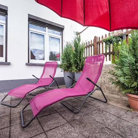 Elegant In With Patio Near Town Centre *