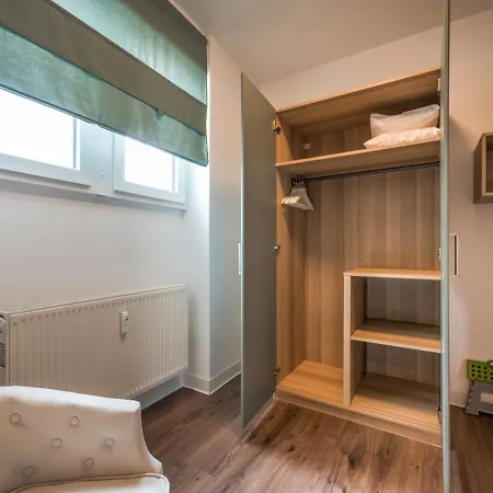 Elegant In With Patio Near Town Centre Apartament Daun