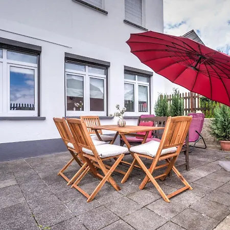 Elegant In With Patio Near Town Centre Apartament